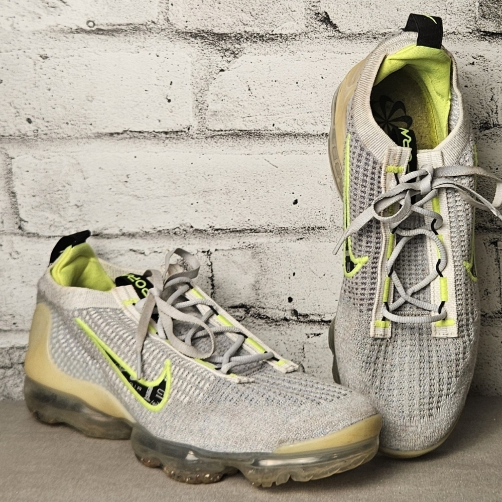 Nike Air VaporMax 2021 Flyknit Gray Volt Running Sneakers Mens Size 10